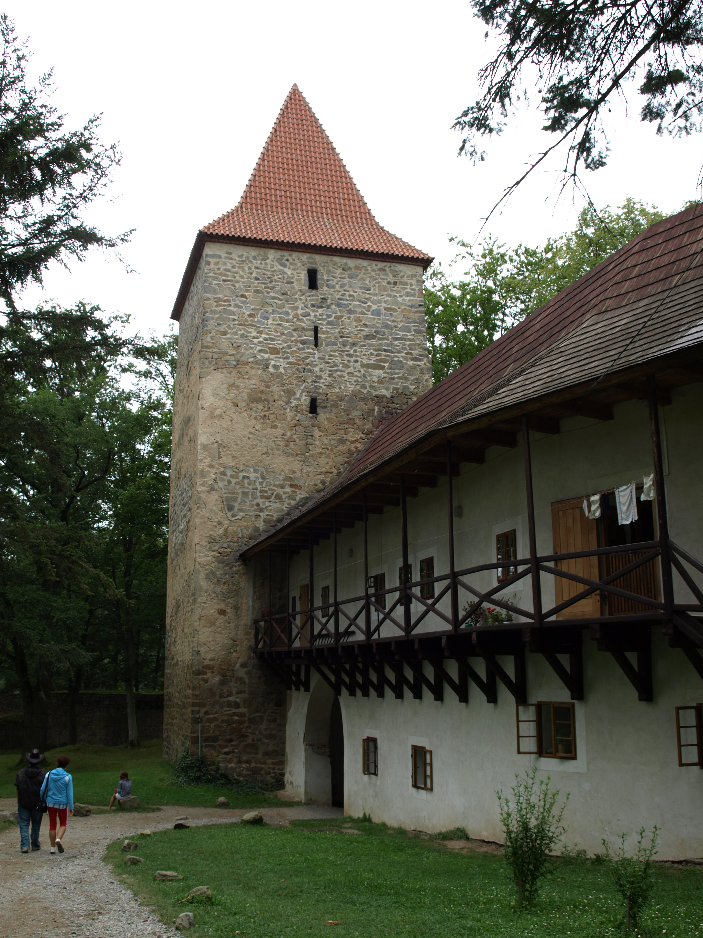 Hradní nádvoří